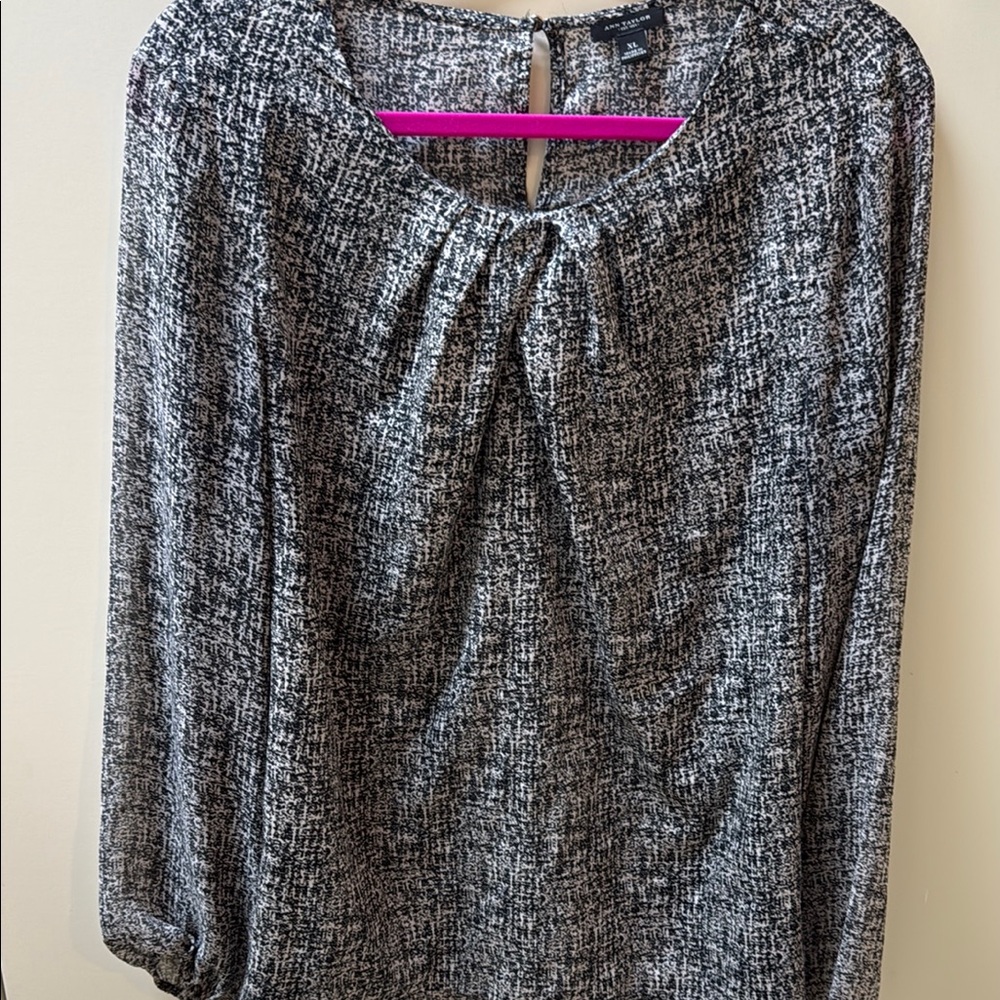Ann Taylor XL Black and White Top